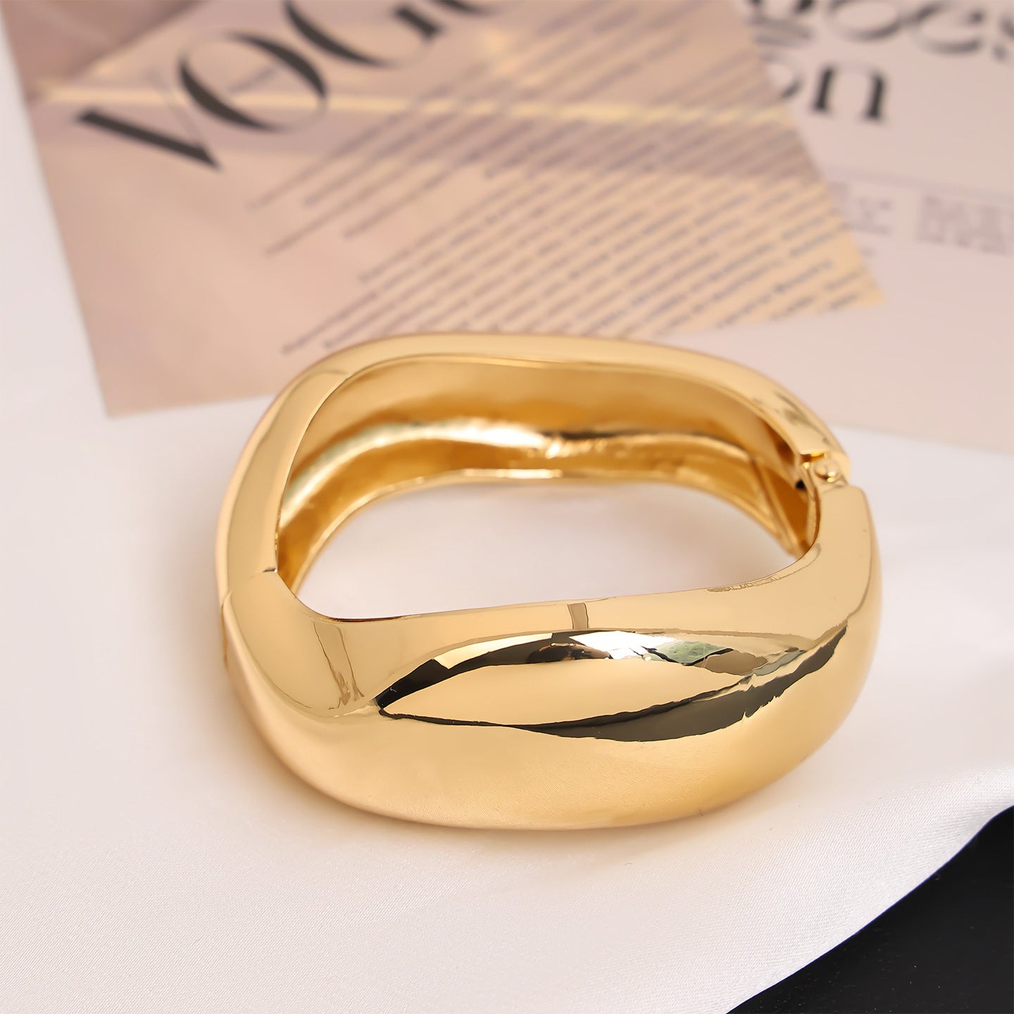 Women's Irregular Oval Stitching Light Luxury High-grade Fashion Bracelet