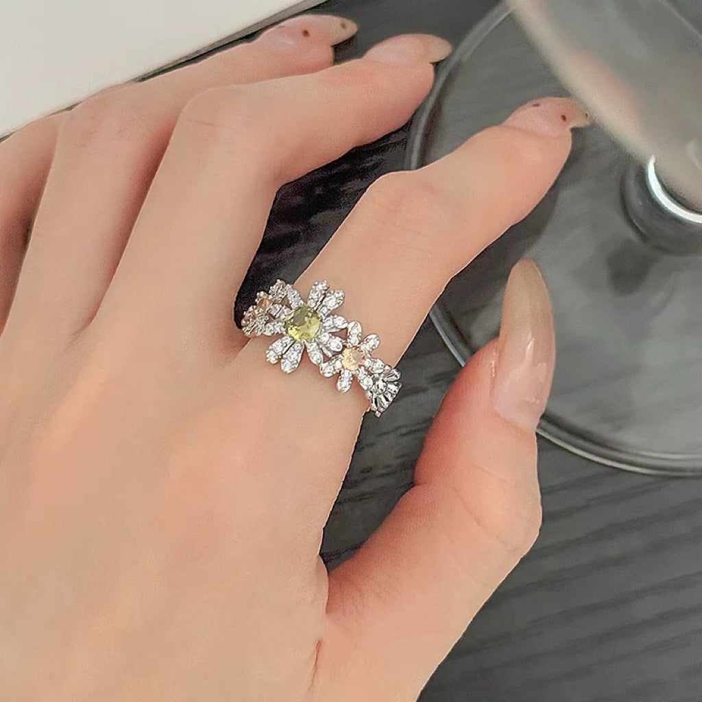 Women's Luxury High-grade Flower Index Finger Fashion Simple Ring