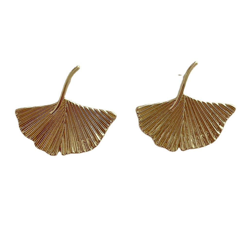 Design Ginkgo Leaf Shape Metal Sier Needle Cold Wind Personality Earrings
