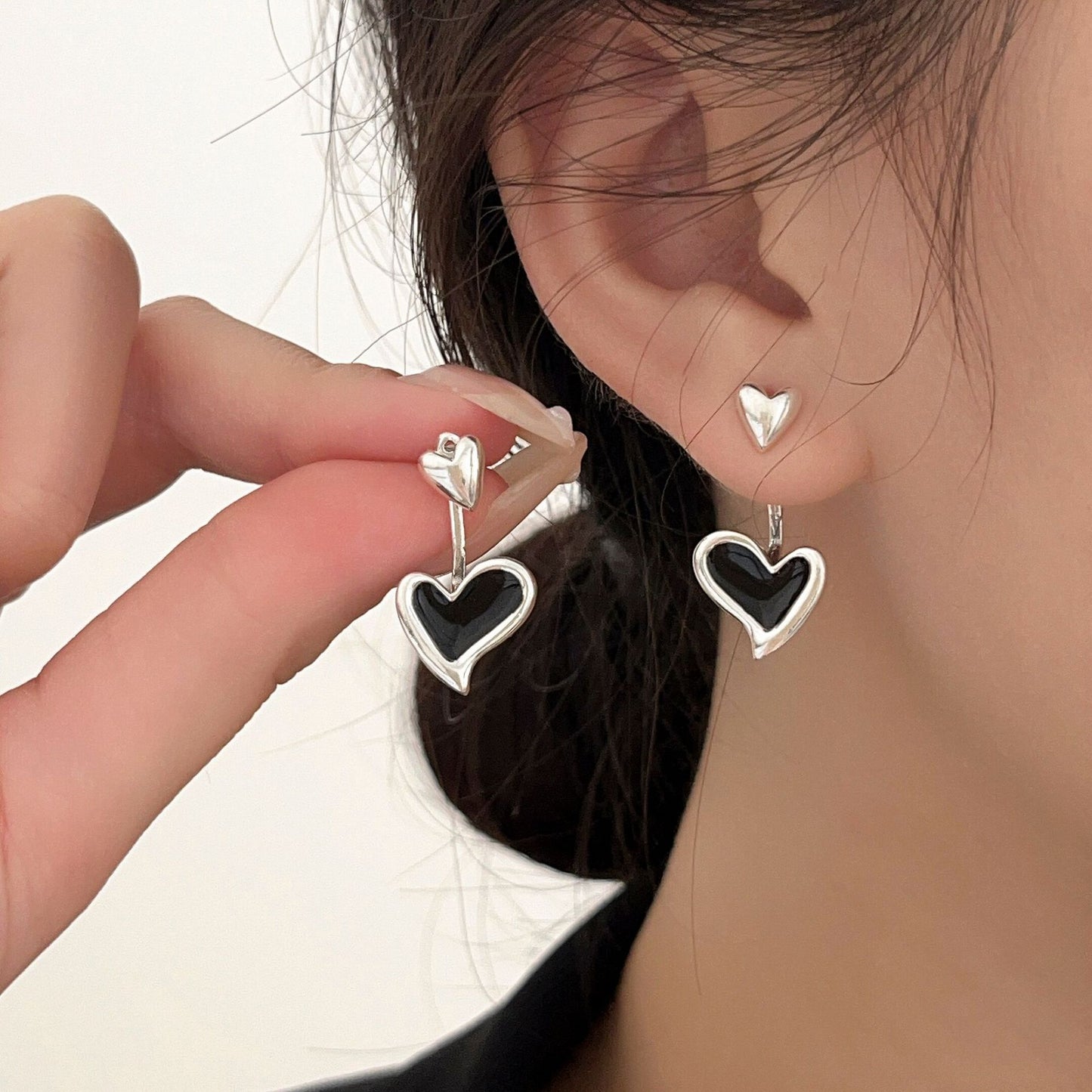 Korean Black Love Epoxy Commuting High Sense Earrings