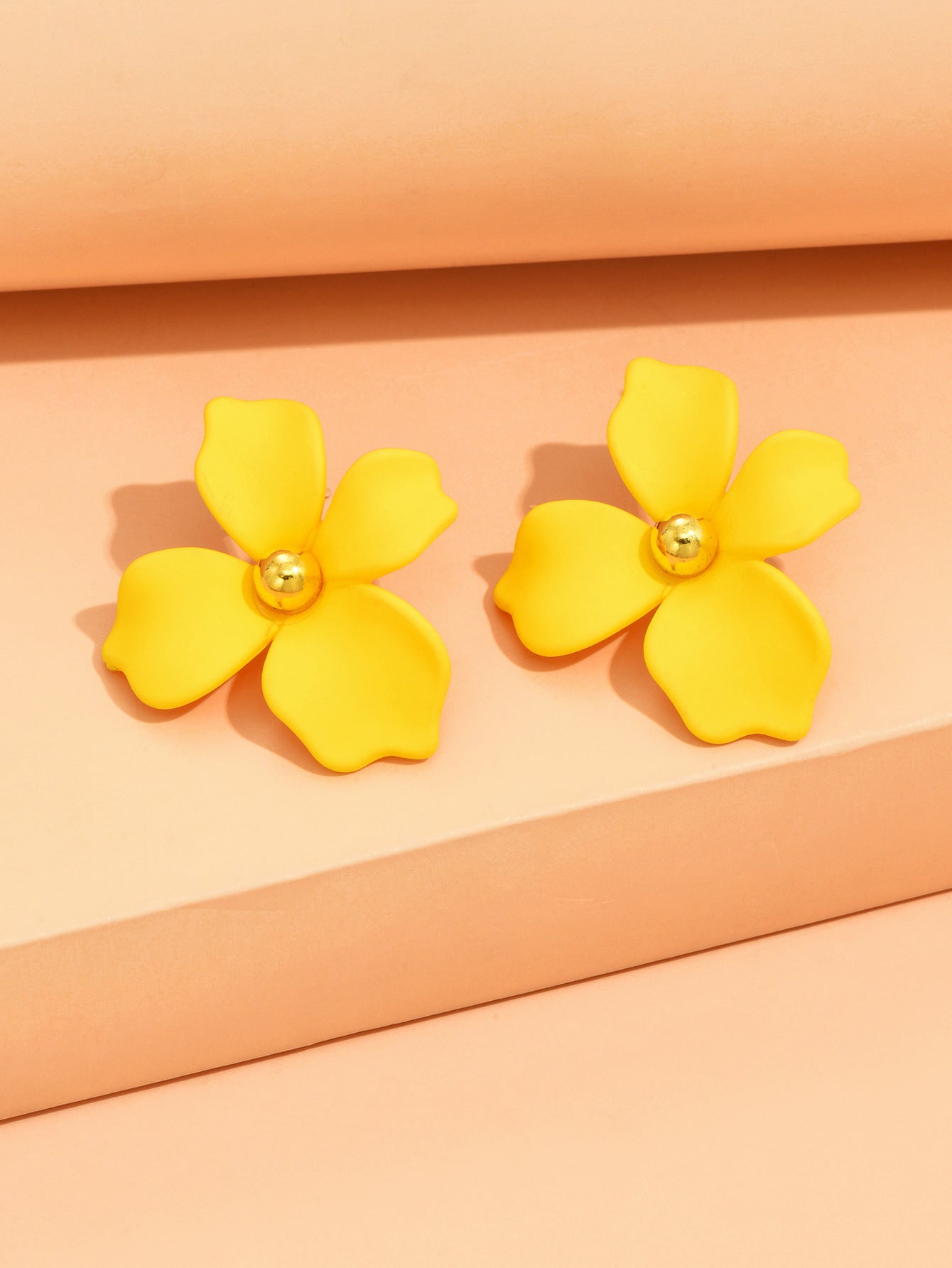 Women's Style Sweet Fresh Simple Paint Flower Personalized Fashionable Irregular Petal Earrings
