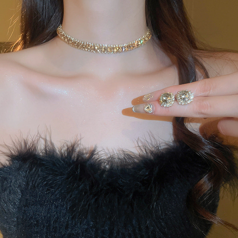 Light Luxury High-grade Zircon Niche Retro Clavicle Jewelry Set