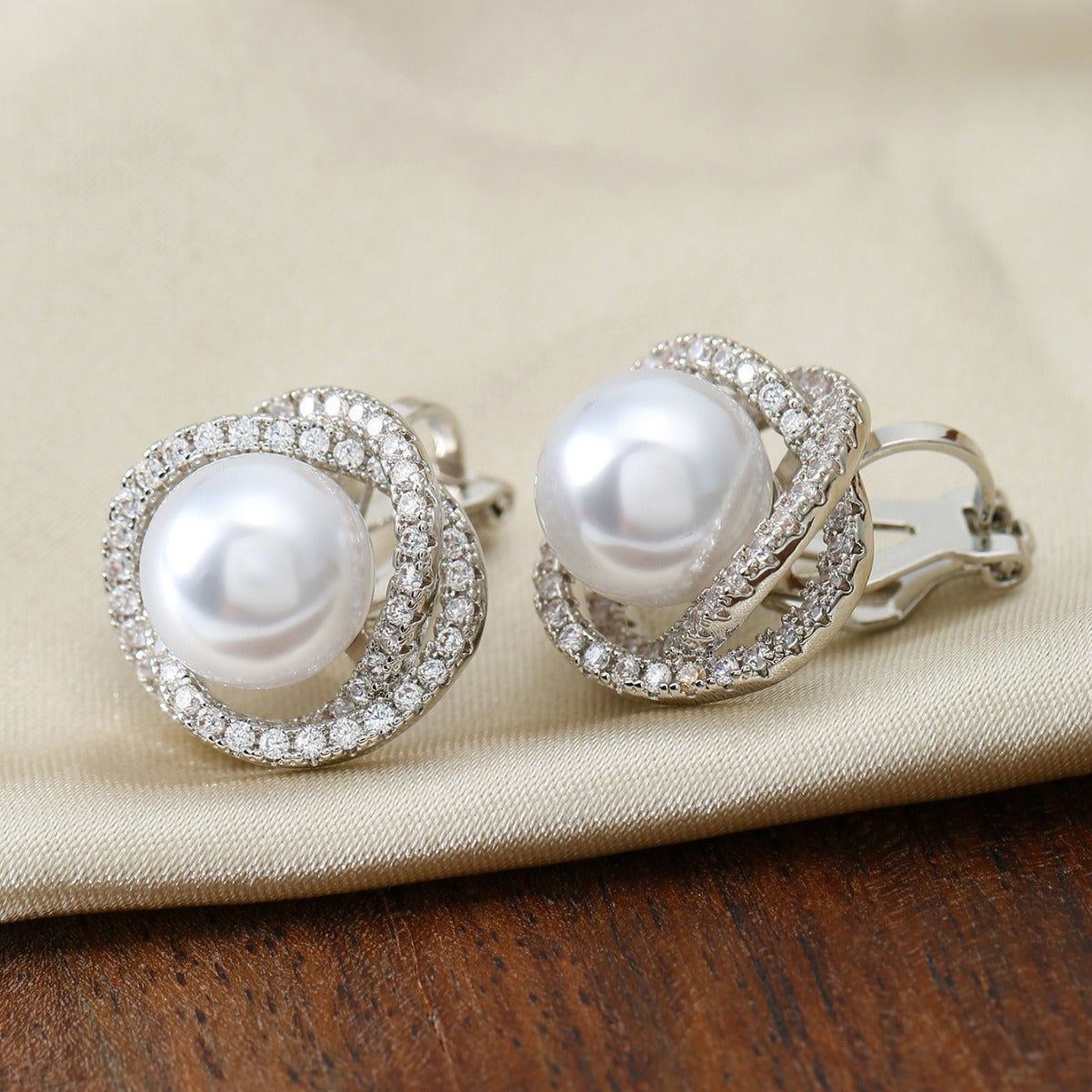 Women's Pearl High-grade Wear Simple Fashion Copper Inlaid Zircon Delicate Ear Clip