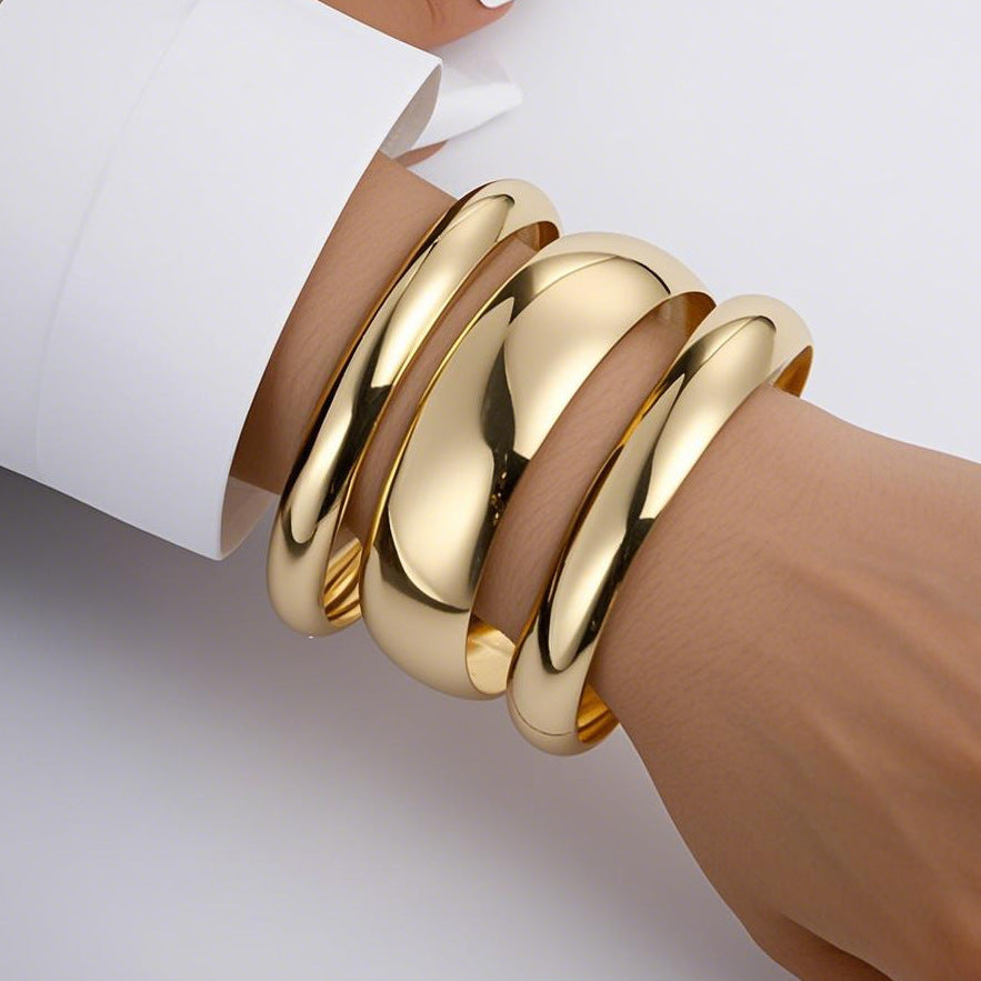 Stitching Round Metal Texture Glossy Hug Spring Bracelet