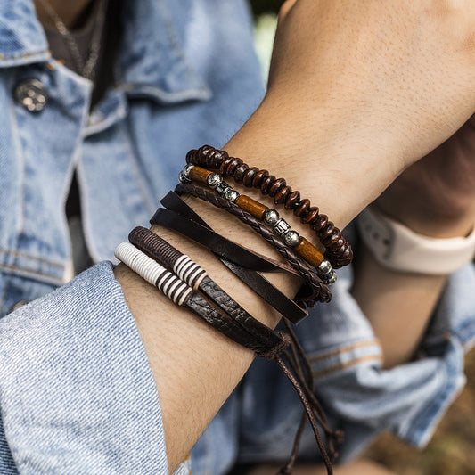 Herren-Lederarmbänder mit Holzperlen und einfachen Perlennähten