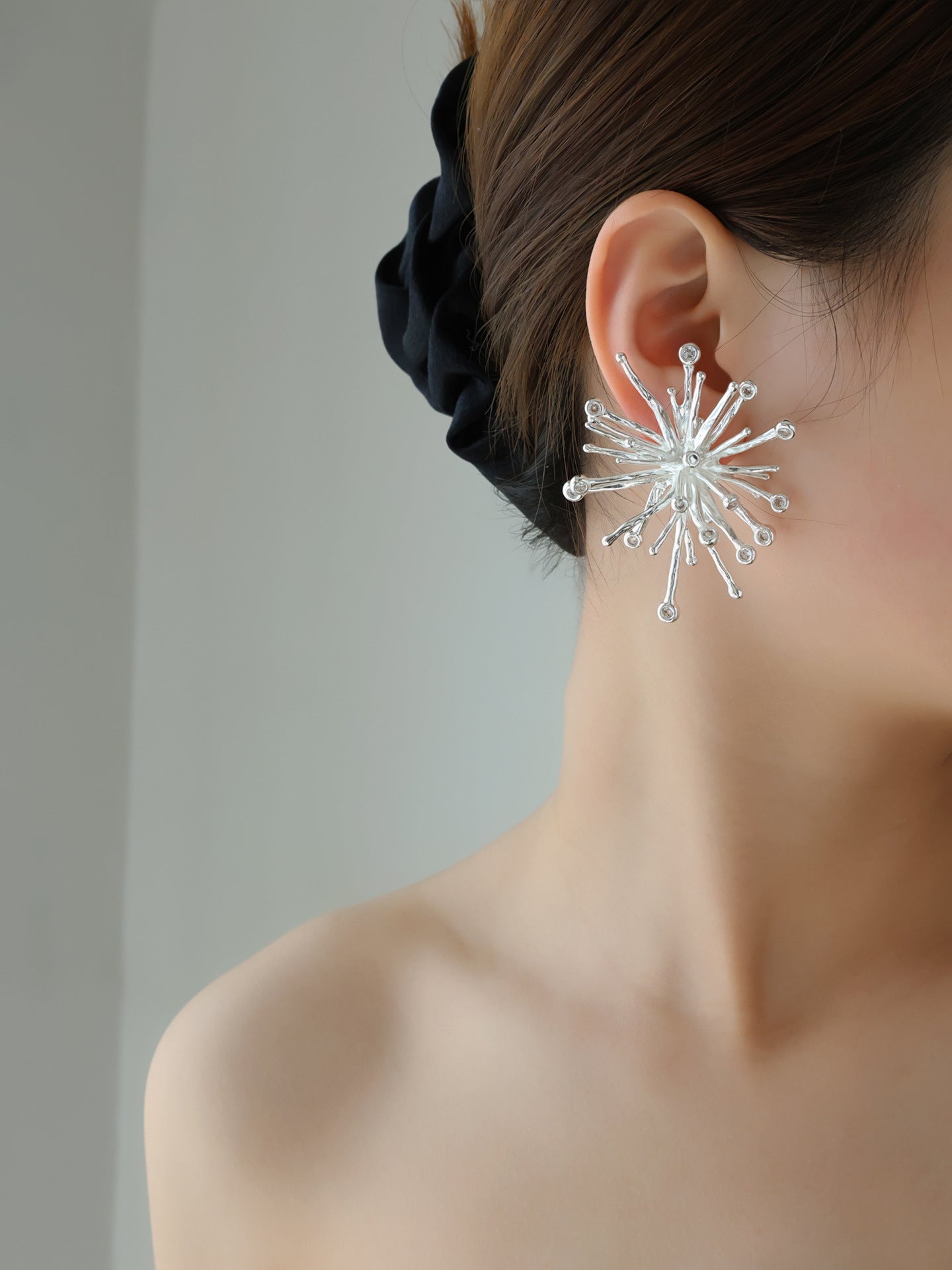 Light Luxury High Sense Personalized Exaggerated Design Stylish Unique Retro Stud Earrings