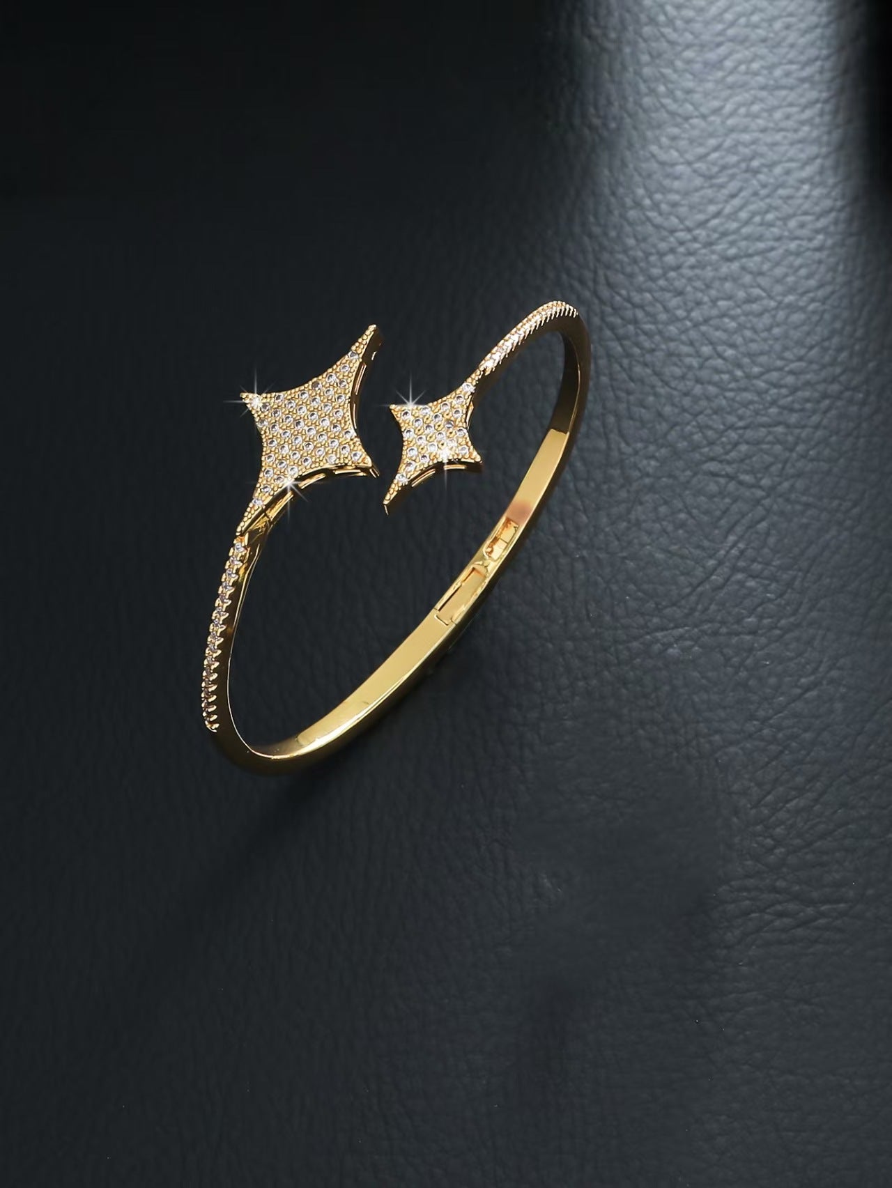 Diamond Four Stars Light Luxury High-grade Versatile Ladies Bracelets
