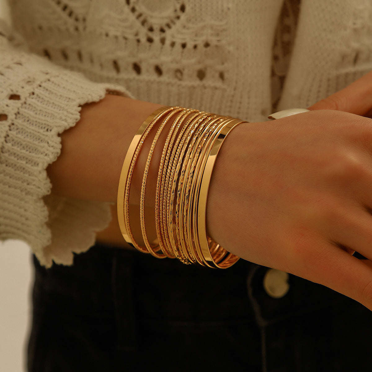 Alloy Personalized Wide-faced Light Luxury Gold Bracelet