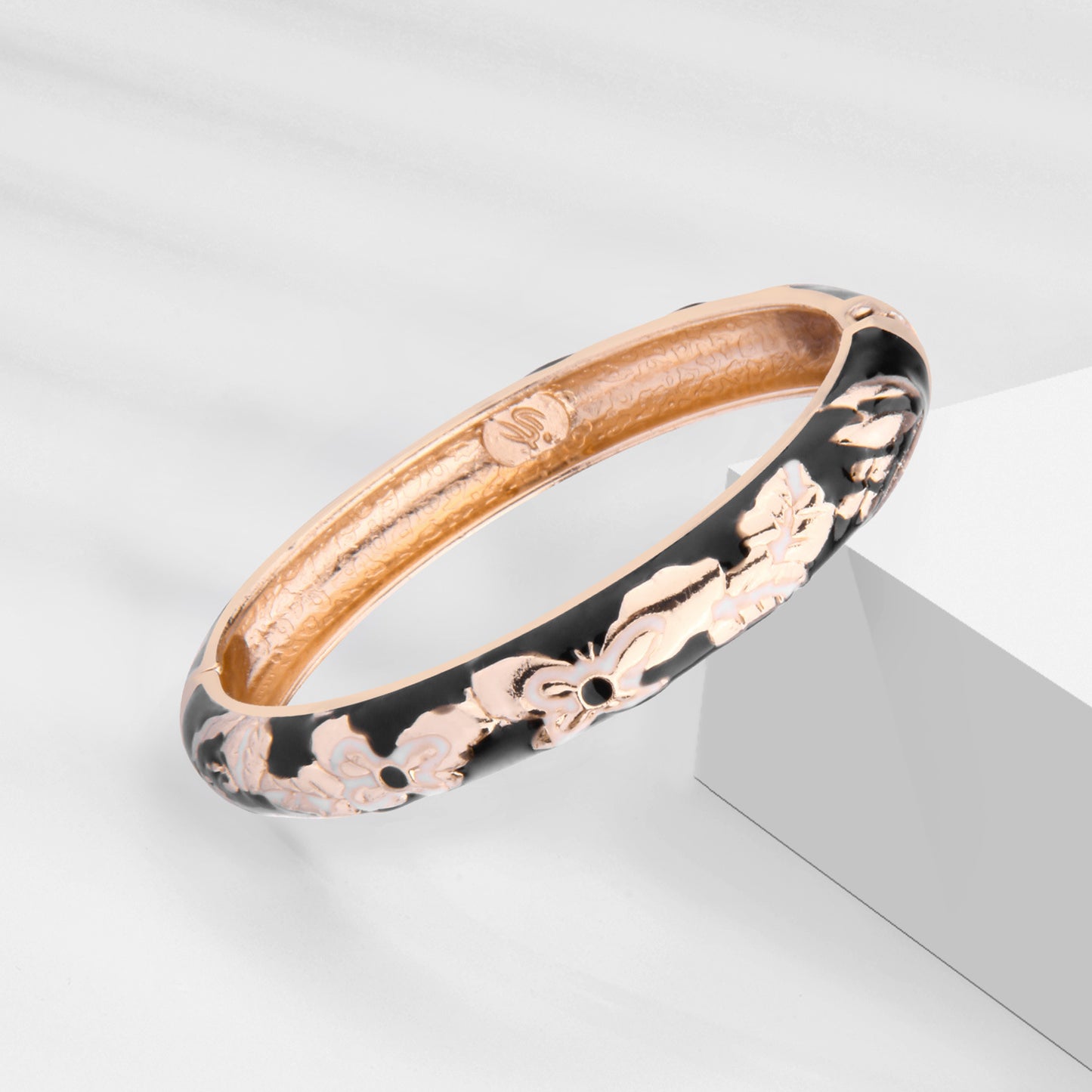 Daily Darcy National Style Creative Black Clover Fashion Bracelet