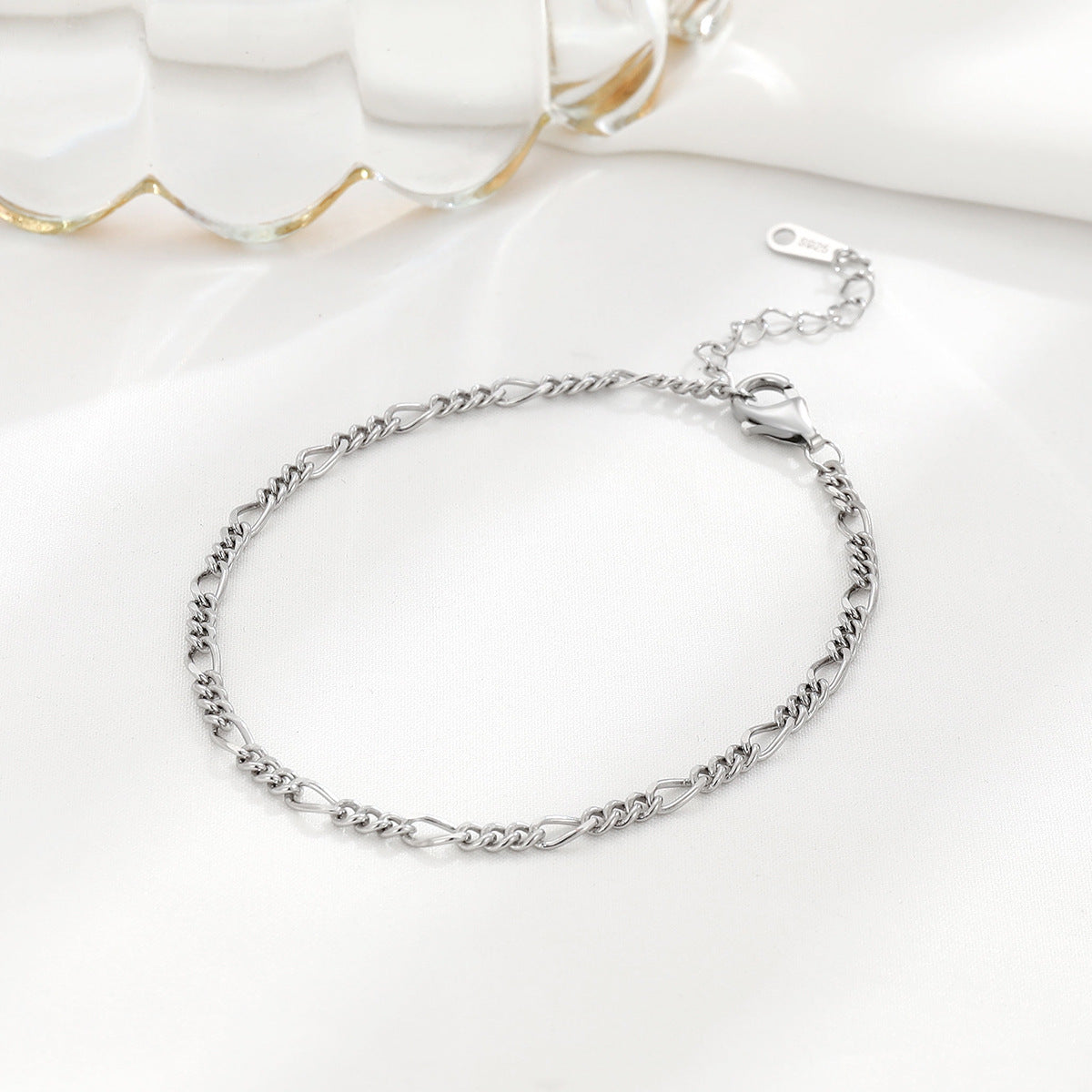 Damen-Armbänder „Sier Temperamental Simple Curb Personalized Minority High Sense Ornament“.