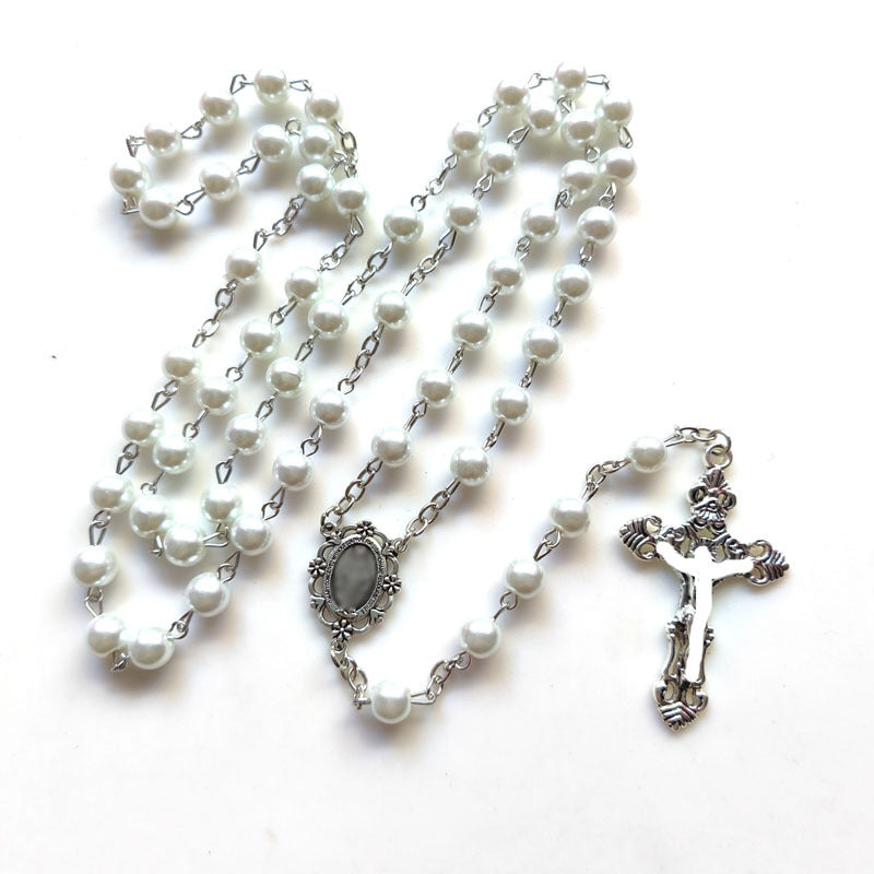 Women's Retro Style Couple Clavicle Chain Fashion White Imitation Necklace