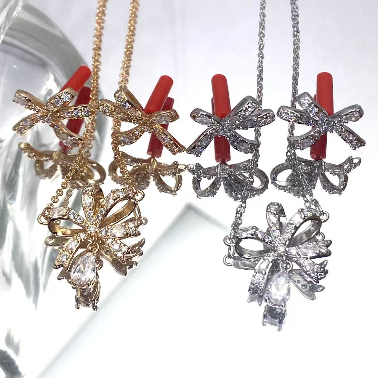 Element High Version Bow Shi Sparkling Necklace