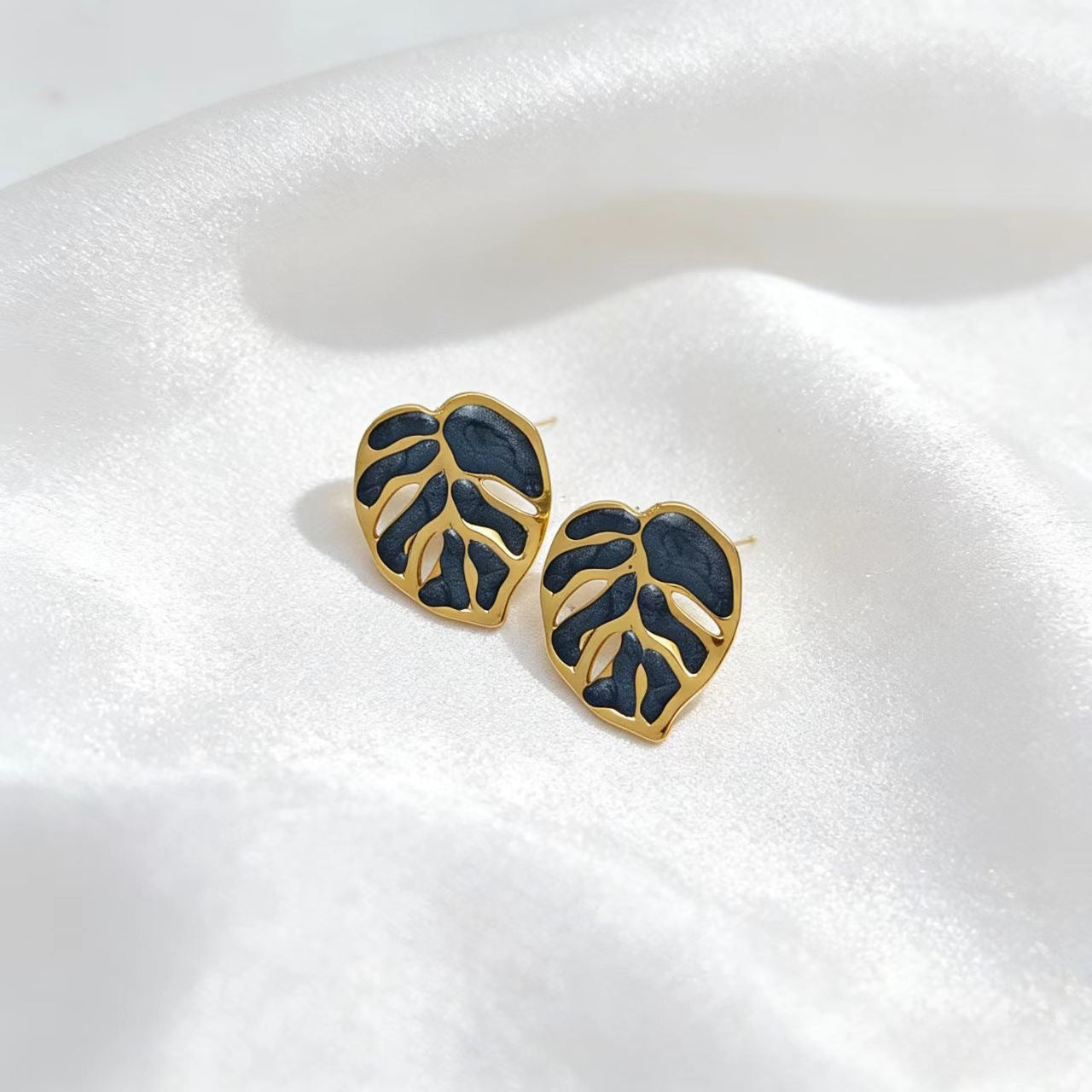 Niche Design Female Drop Oil Leaf-shaped Earrings