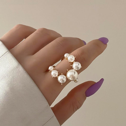 Elegant Pearl Personalized Niche Design Alloy Rings