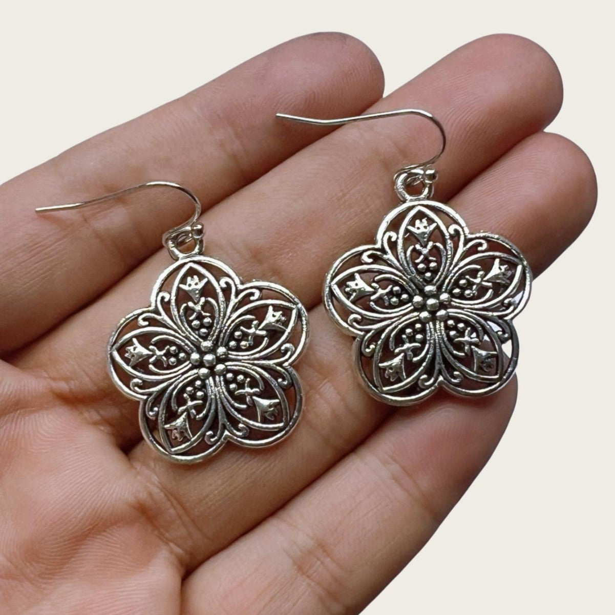 Bohemian Hollow Retro Antique Sier Flower Earrings