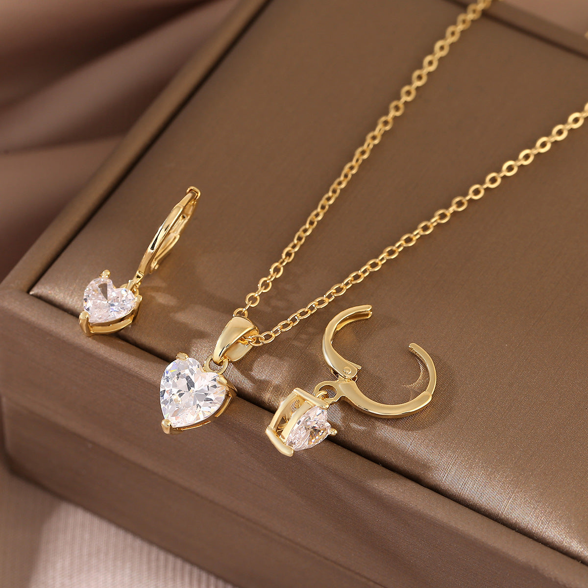 Heart-shaped Zircon Three-piece Luxury Fashion Bridal Earrings