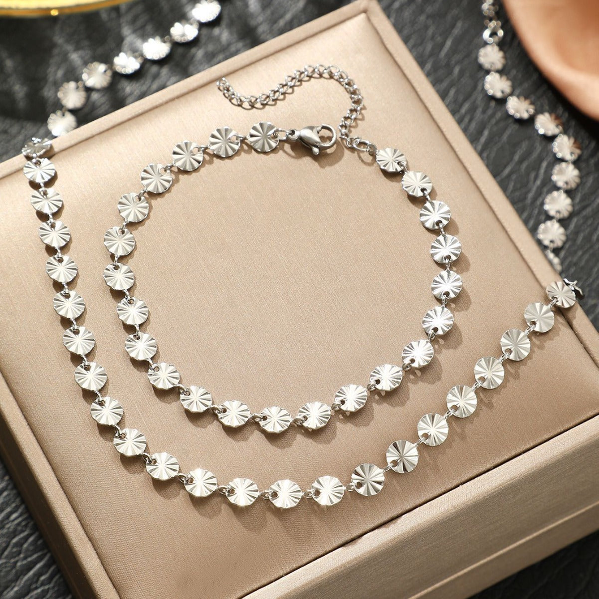 Simple Affordable Luxury Fashion Handmade Chain Wafer Embossed Bracelets