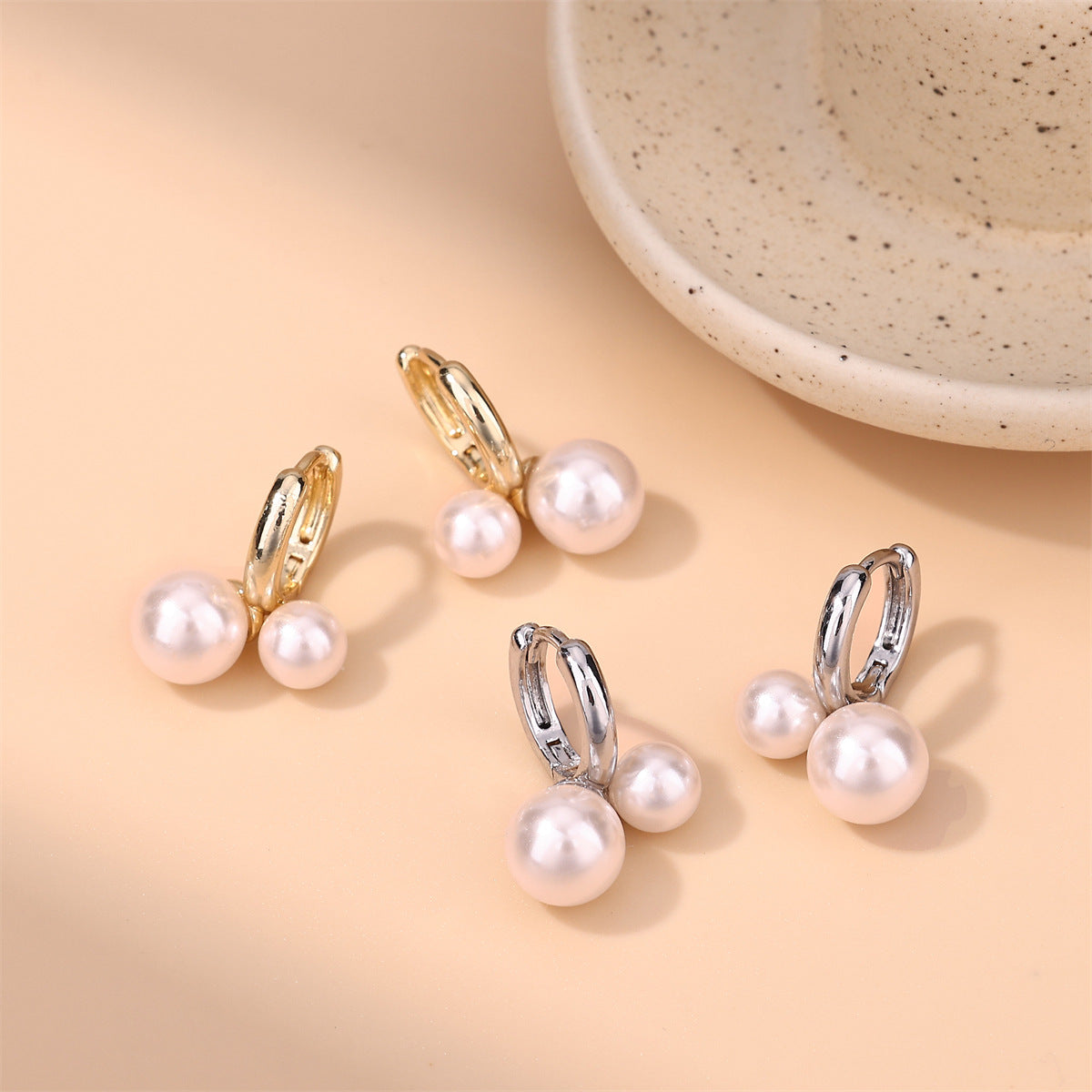Pearl French Retro Clip Gentle Mocha Rings