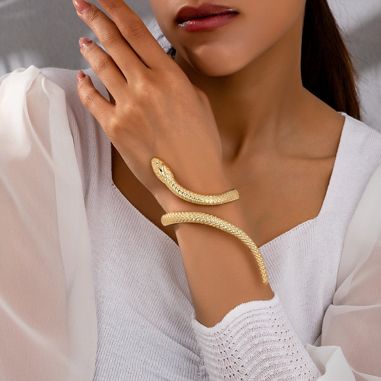 Gold Simple Fashion Snake-shaped Alloy Armband Bracelets