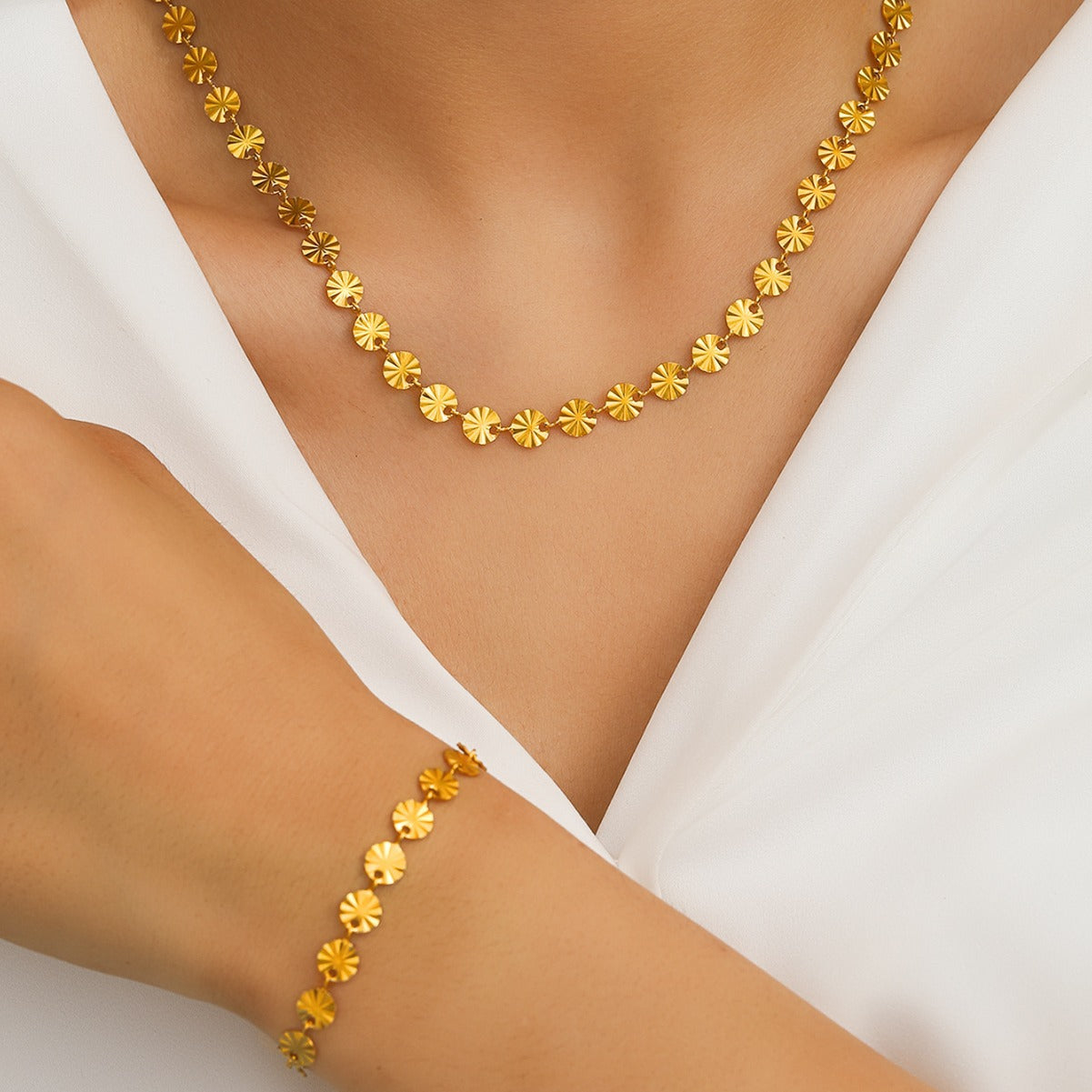 Simple Affordable Luxury Fashion Handmade Chain Wafer Embossed Bracelets
