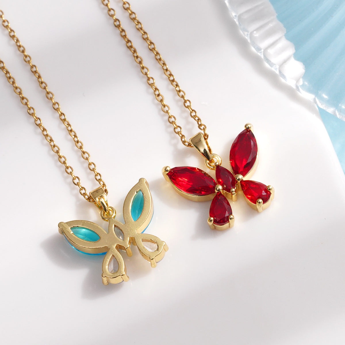 Women's Titanium Steel Simple Elegant Copper Inlaid Zircon Design High-grade Necklaces