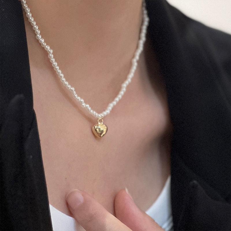 Women's Elegant Ceiling Retro Love Pearl Autumn Necklaces