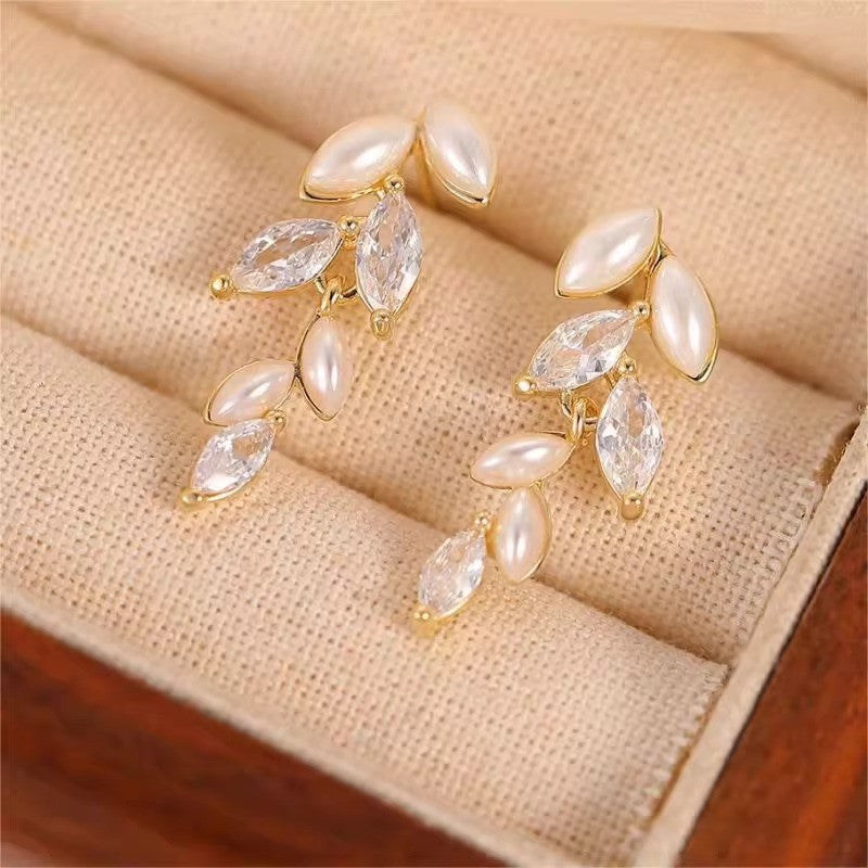 Exquisite Leaf Pearl Flash Zircon Wheat Eardrops Temperamental Rings