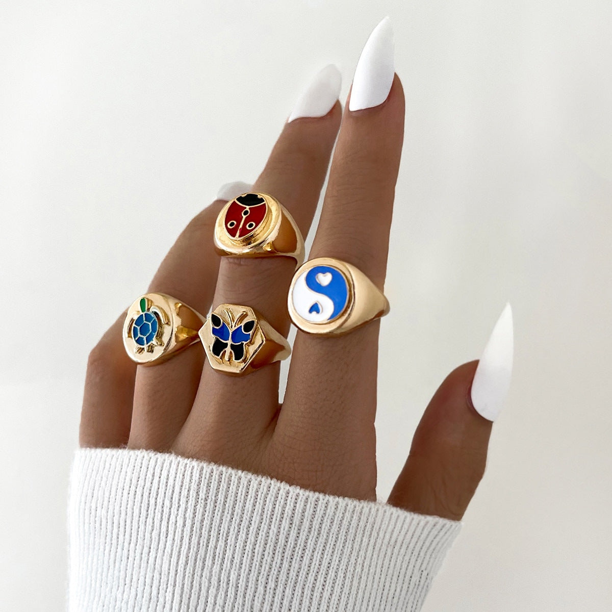 Clearance Vintage Creative Heart Hollow Butterfly Rings