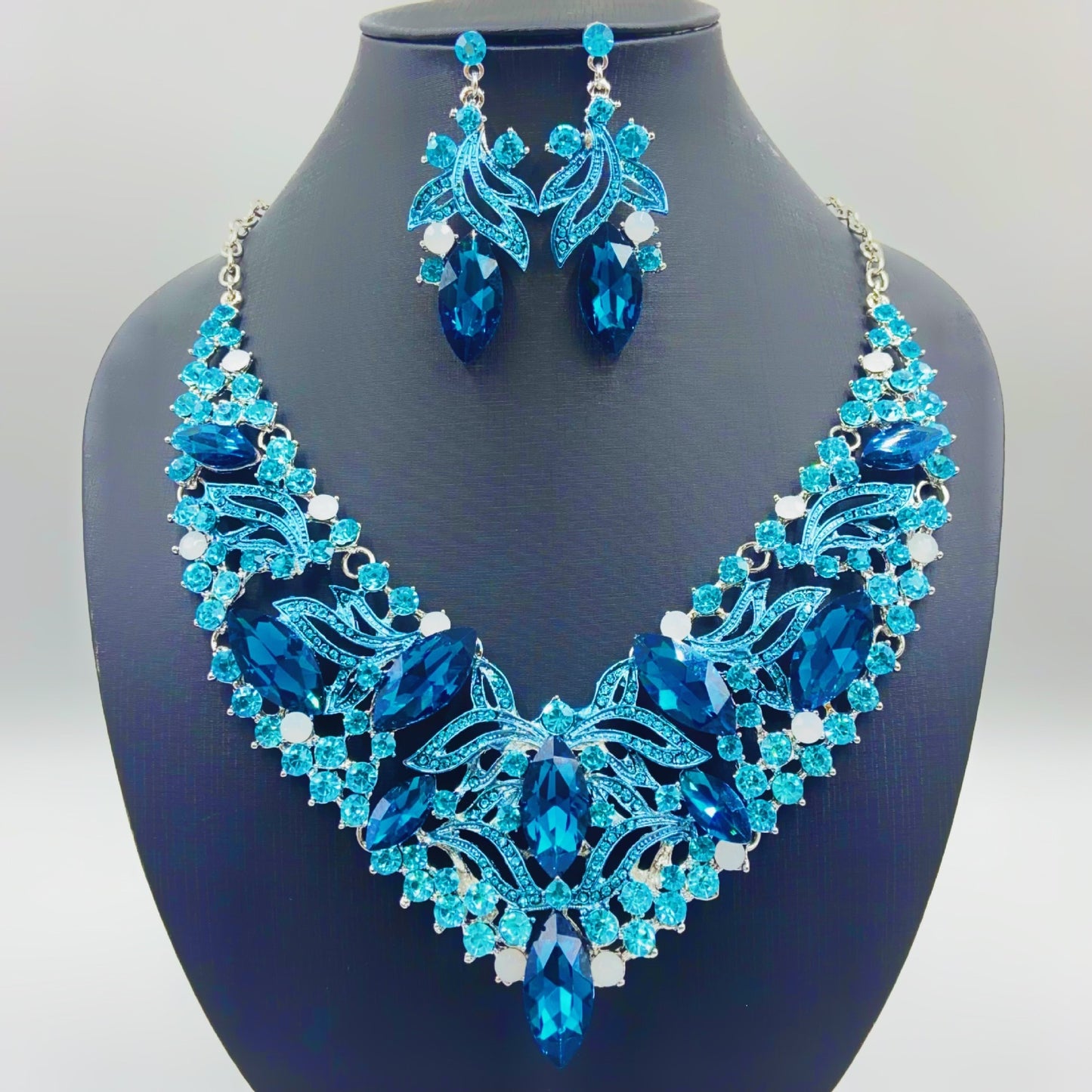 Women's Exaggerated Crystal Suit Dress Dinner Bridal Necklaces
