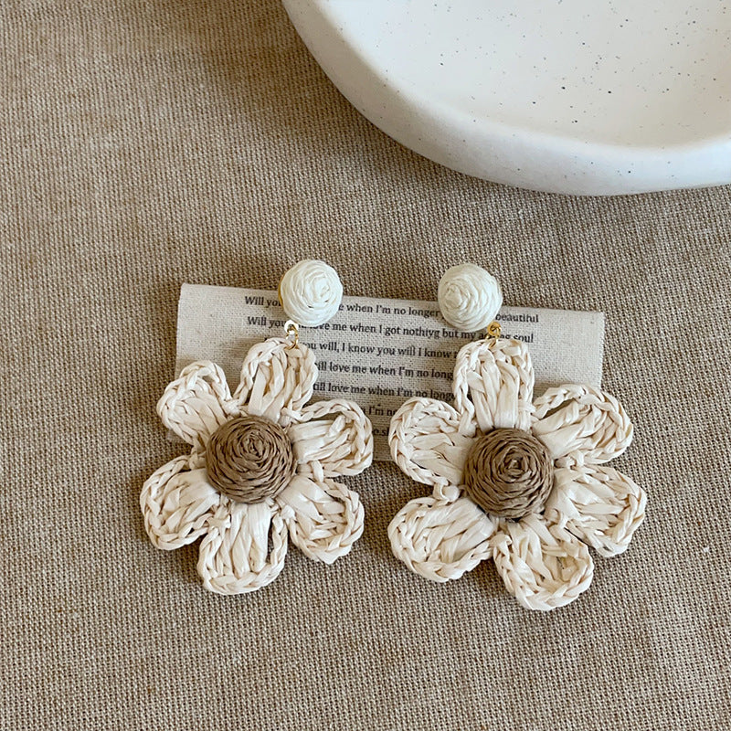 Women's Niche Design Straw Rattan Woven Flower Hat For Vintage Exaggerated Earrings