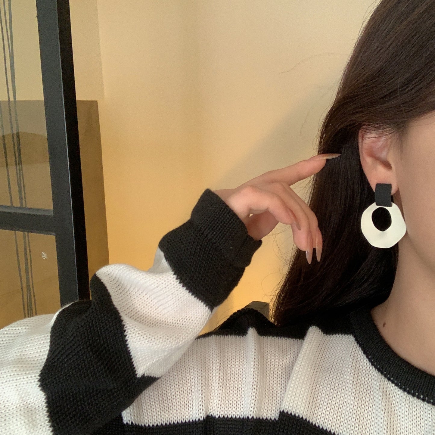 And White Asymmetric Geometric Round Trendy Exaggerated Earrings