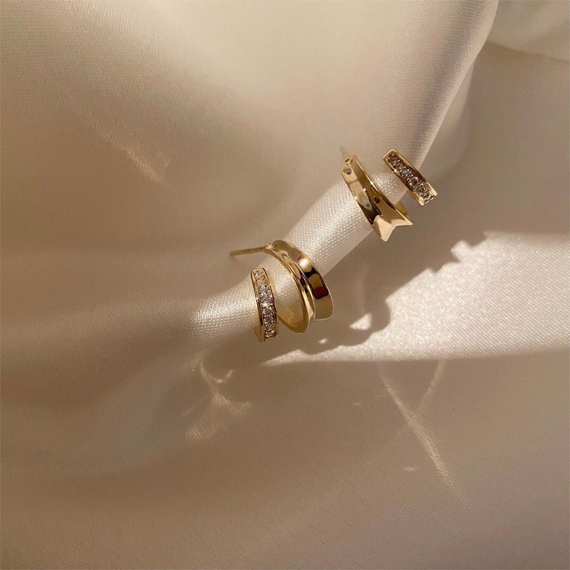 Design High-grade Classic Style Light Luxury Half Circle Female Stud Earrings