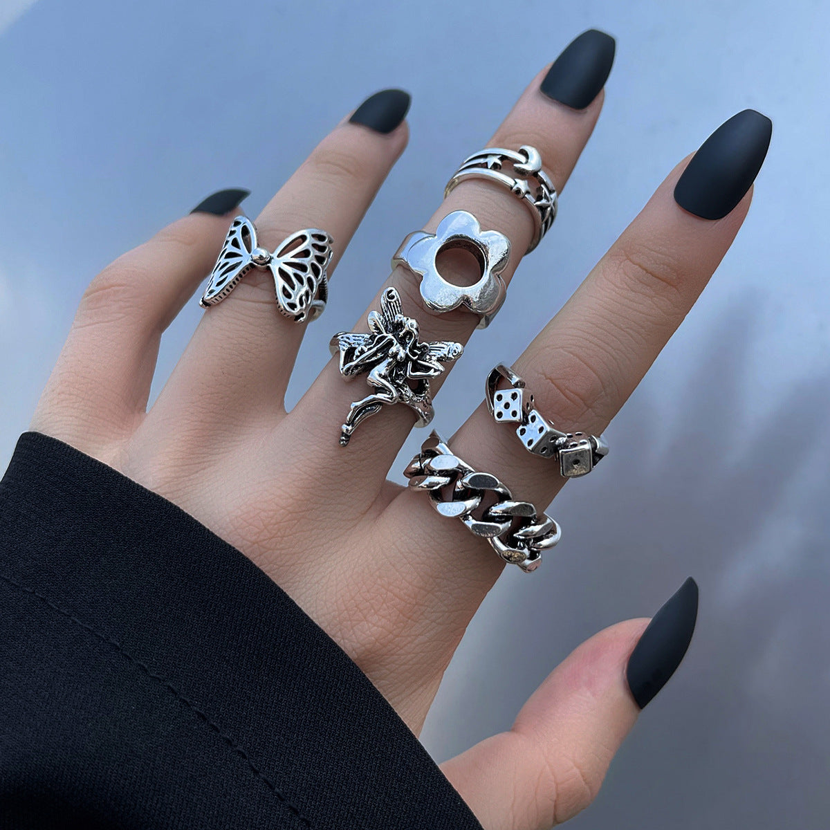 Clearance Vintage Creative Heart Hollow Butterfly Rings