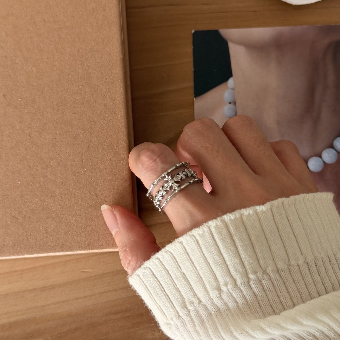 Style Brushed Flower Cutout Zircon High Sense Lace Simple Sweet Ring