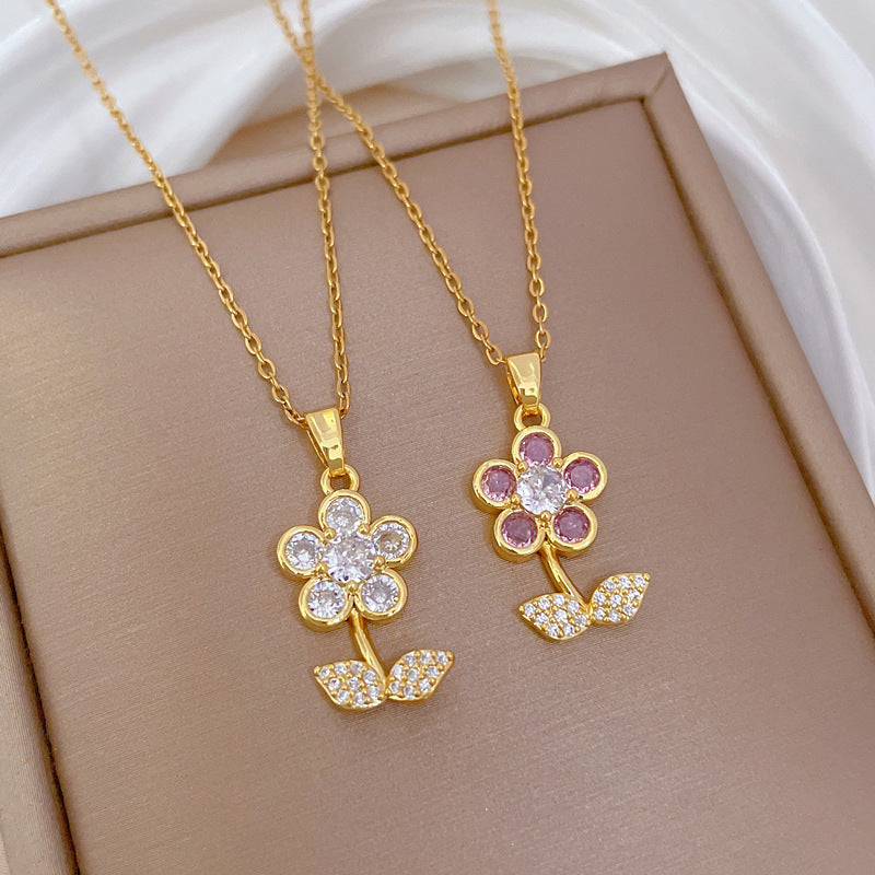 Women's Petal Flower Titanium Steel Light Luxury Temperament Fashion Gorgeous Full Necklaces