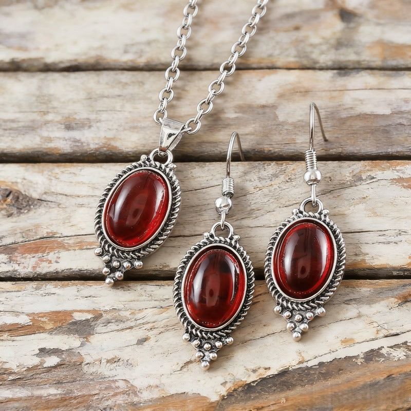 Retro Exquisite Embossed Metal Alloy Inlaid Jewelry Set