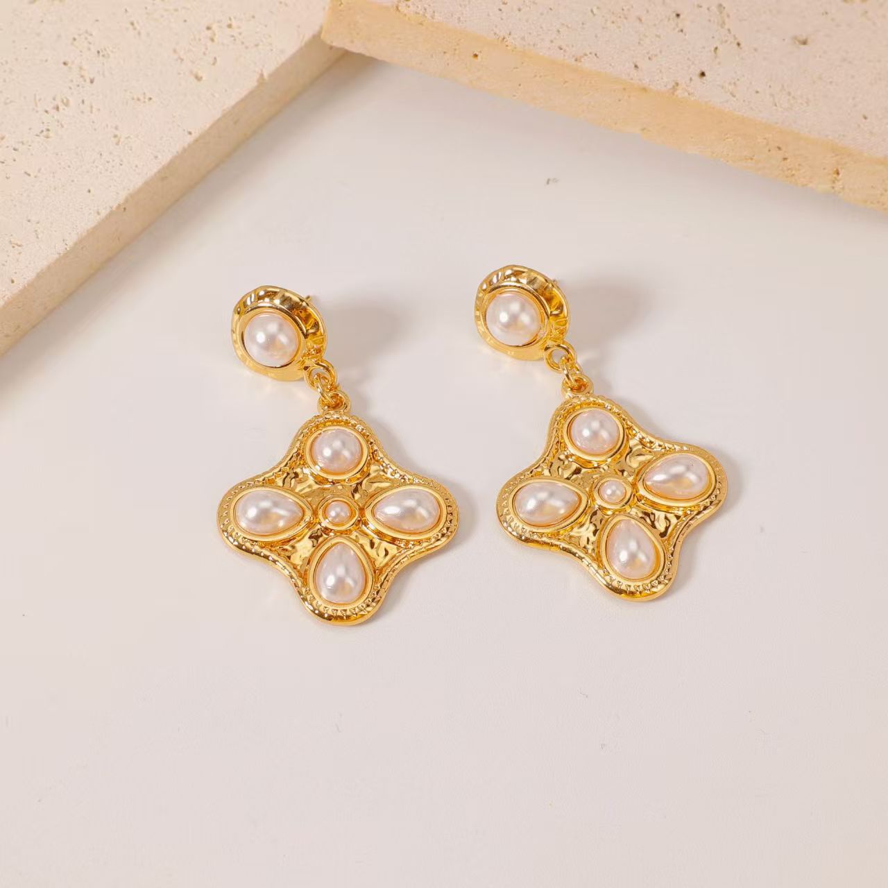 Flowers Stainless Steel Light Luxury High-grade Eardrops Gold Earrings