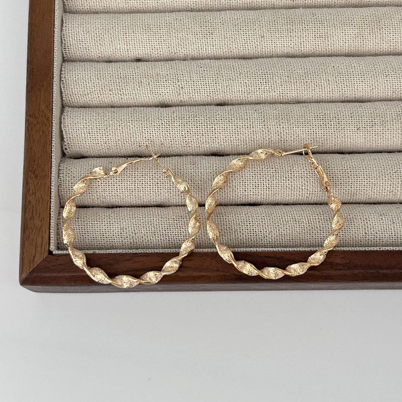 Style Retro Elegant Versatile One For Champagne Pearl Butterfly Earrings