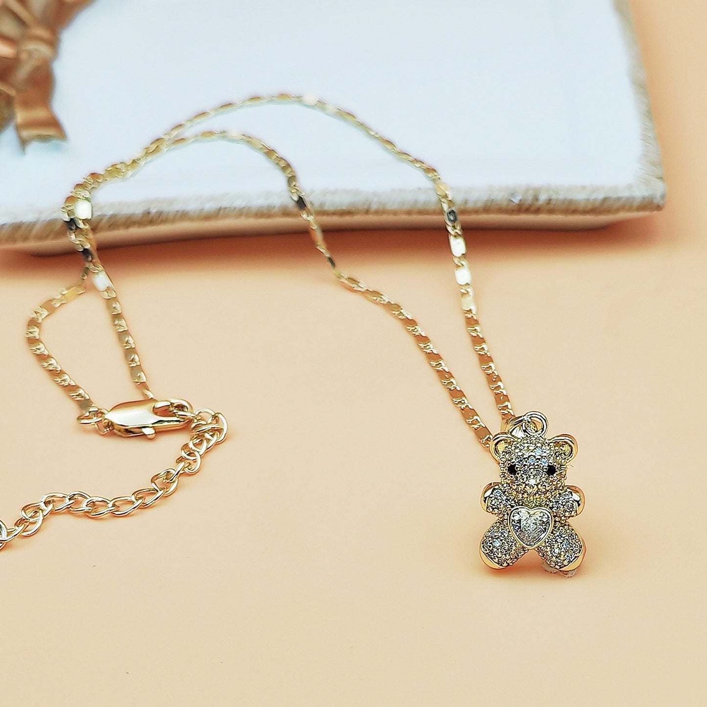Fully Jeweled Loving Heart Bear Gold-plated Fashion Clavicle Chain Necklaces