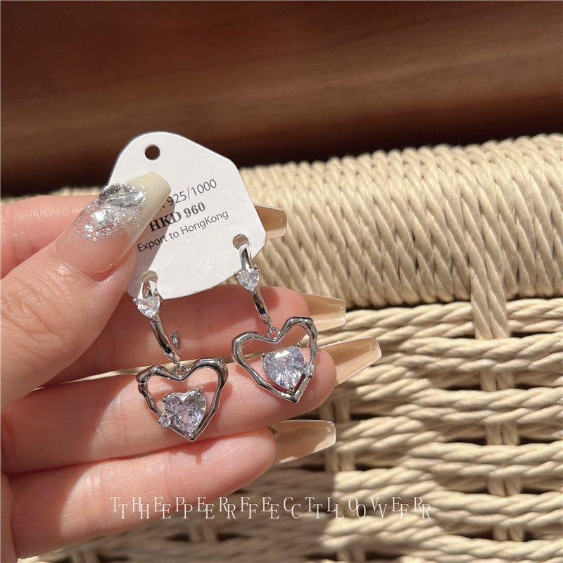 Wind Light Extravagant Love Heart Zircon Female Niche Design Earrings