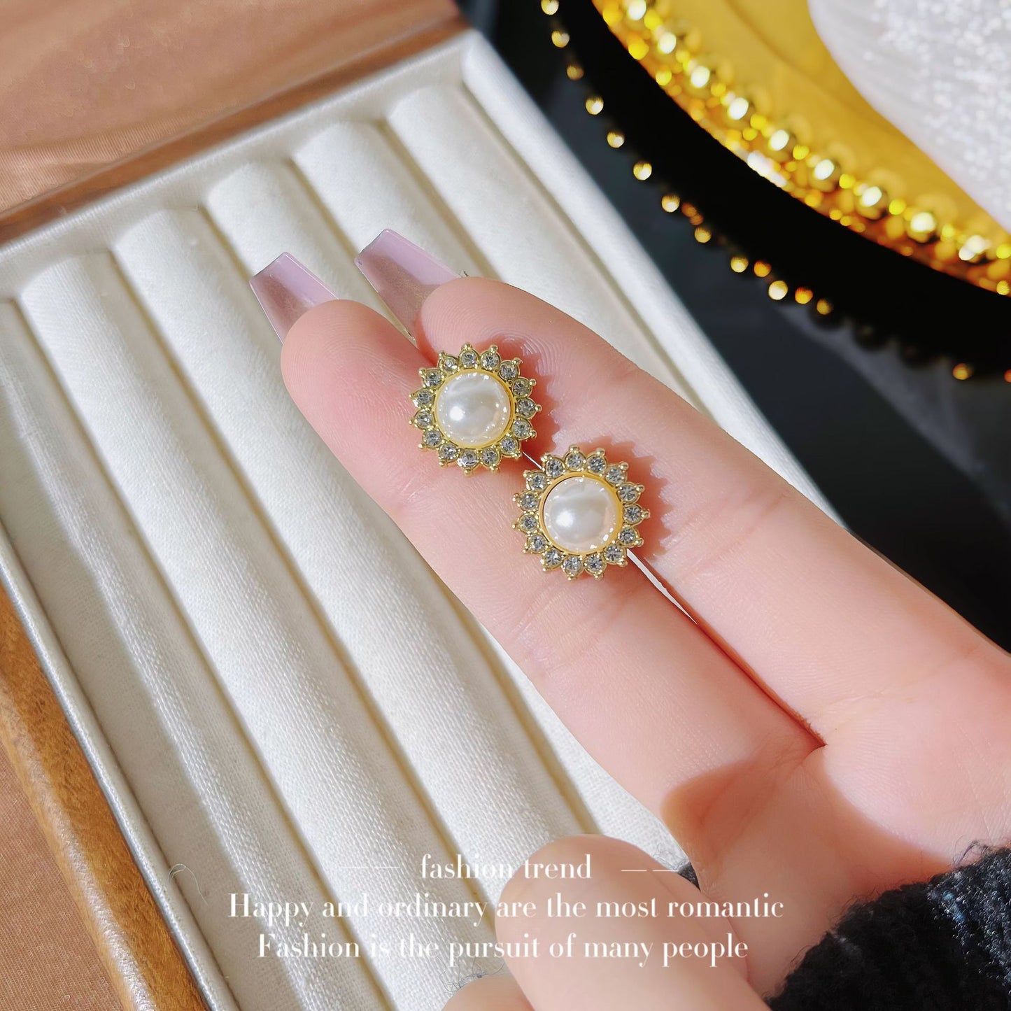 Women's Needle Light Luxury Sunflower Pearl Fashionable High-grade Earrings