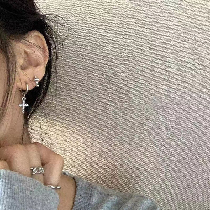 Women's Asymmetric Cross Style Temperament Ear Clip Cold Fashionable Stud Earrings