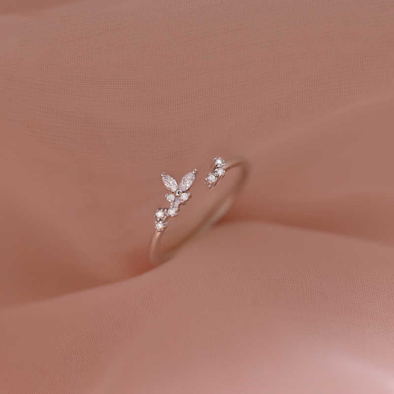 Women's Bud Butterfly Light Luxury Fashion Korean Style Design Fine Circle Ring