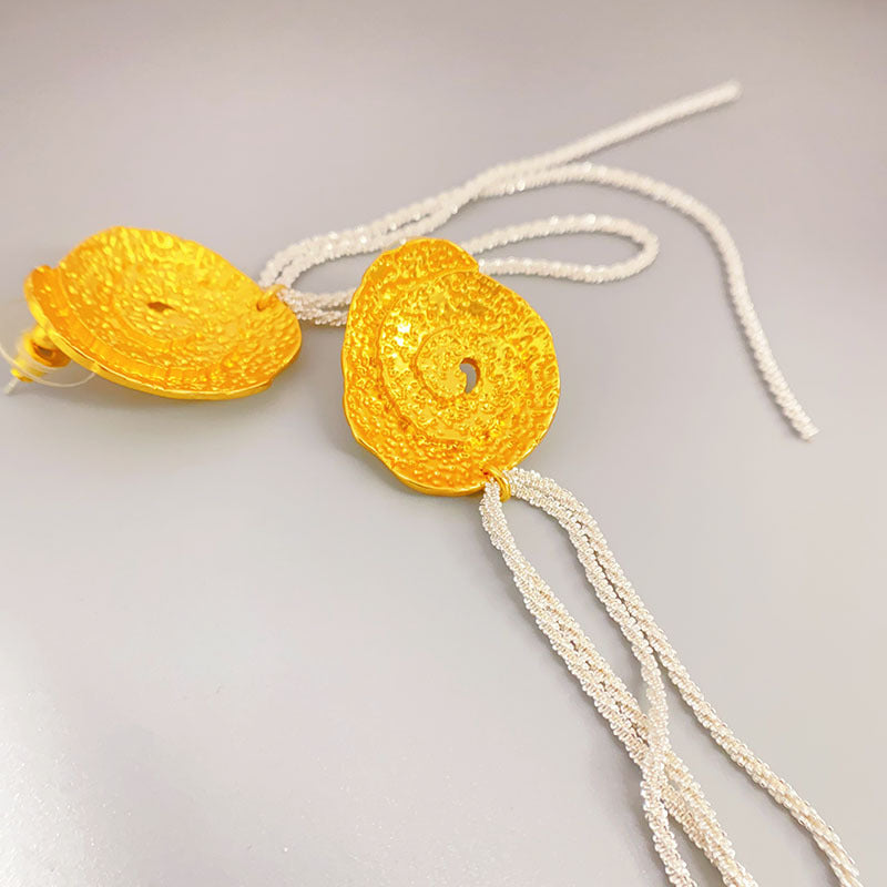 Women's Retro Fashionable Golden Light Luxury Sier Tassel Contrast Color High-grade Rings