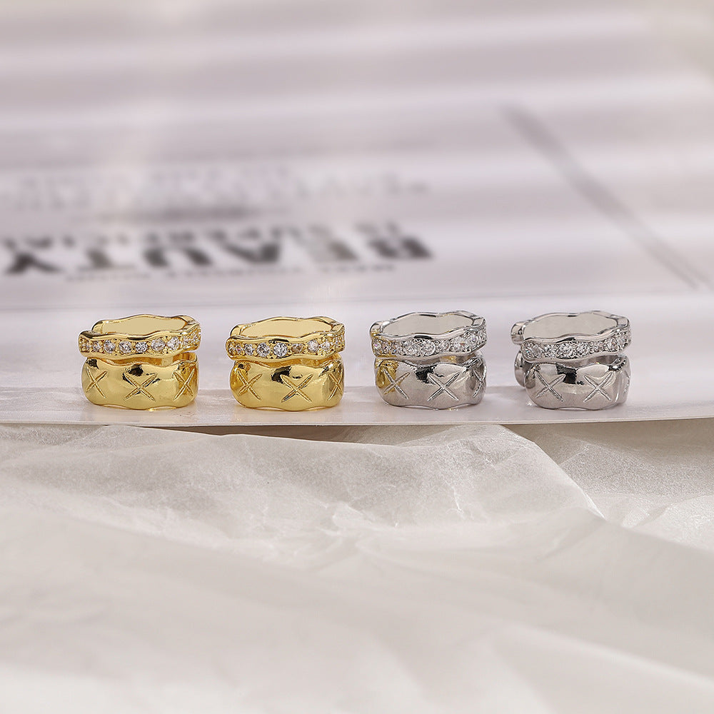 Cross Diamond Plaid French Style Temperament Classic Wave Ear Clip