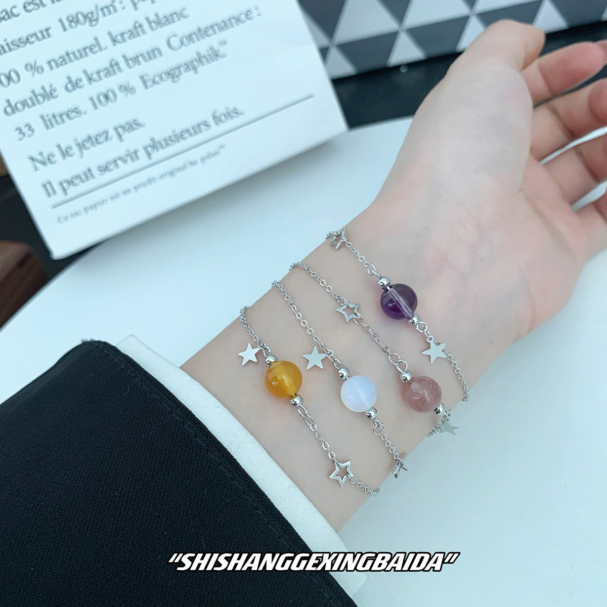 Bracelets d'ornement de sens élevé de minorité capricieuse en cristal de cloche pour femmes