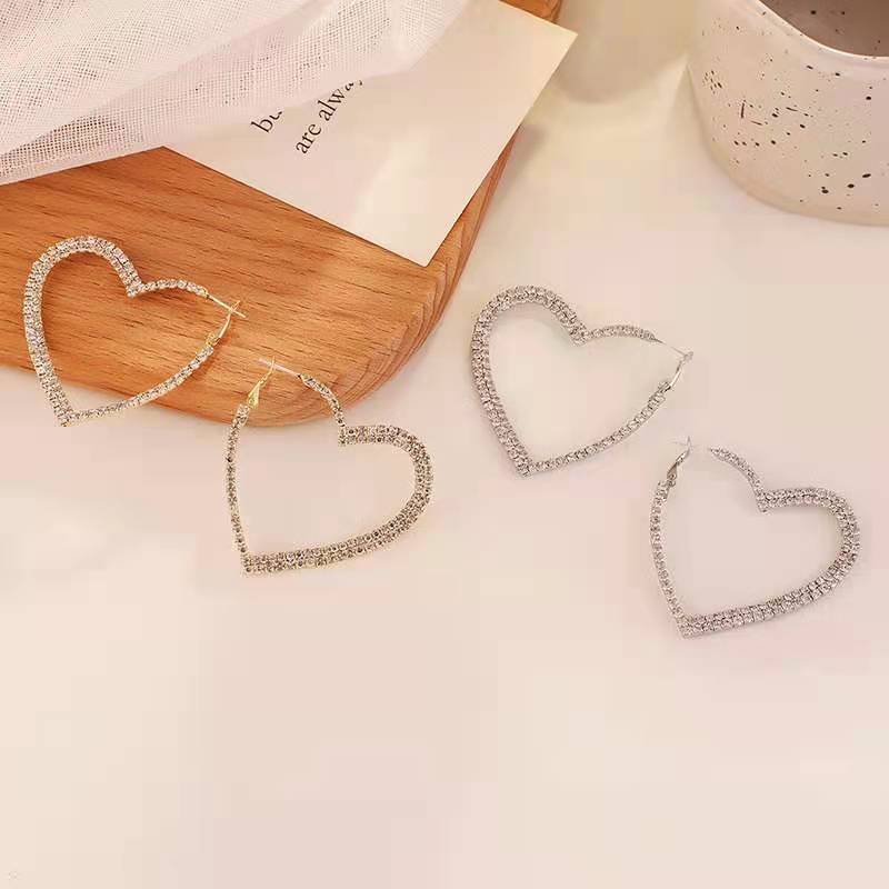 Boucles d'oreilles personnalisées Love Ear Sier Pin avec diamants complets