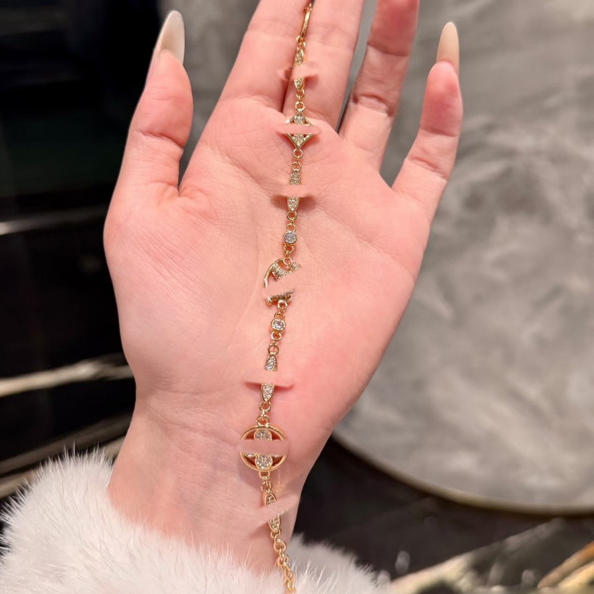 Life Four Leaves Starry V Word Affordable Luxury Bracelet