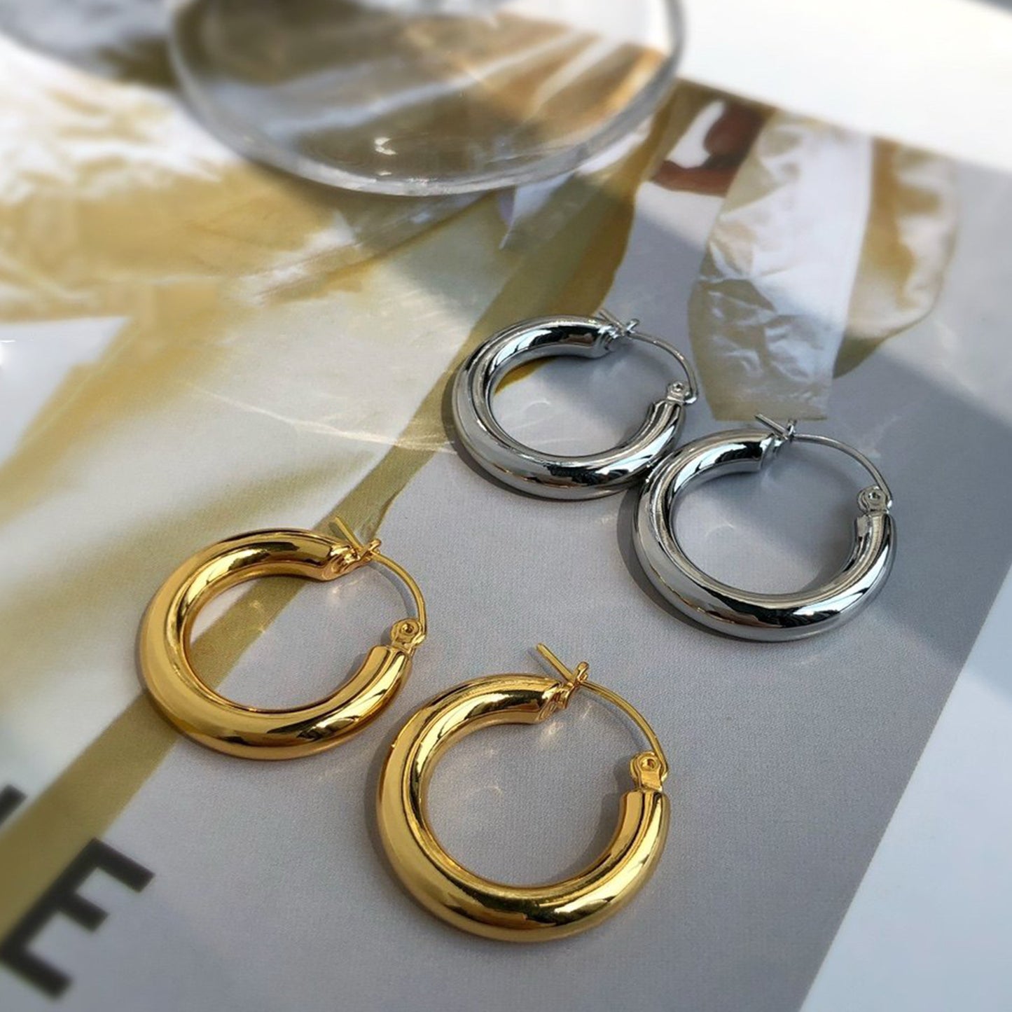 Solid Metallic Texture Simple Clip Circle Earrings