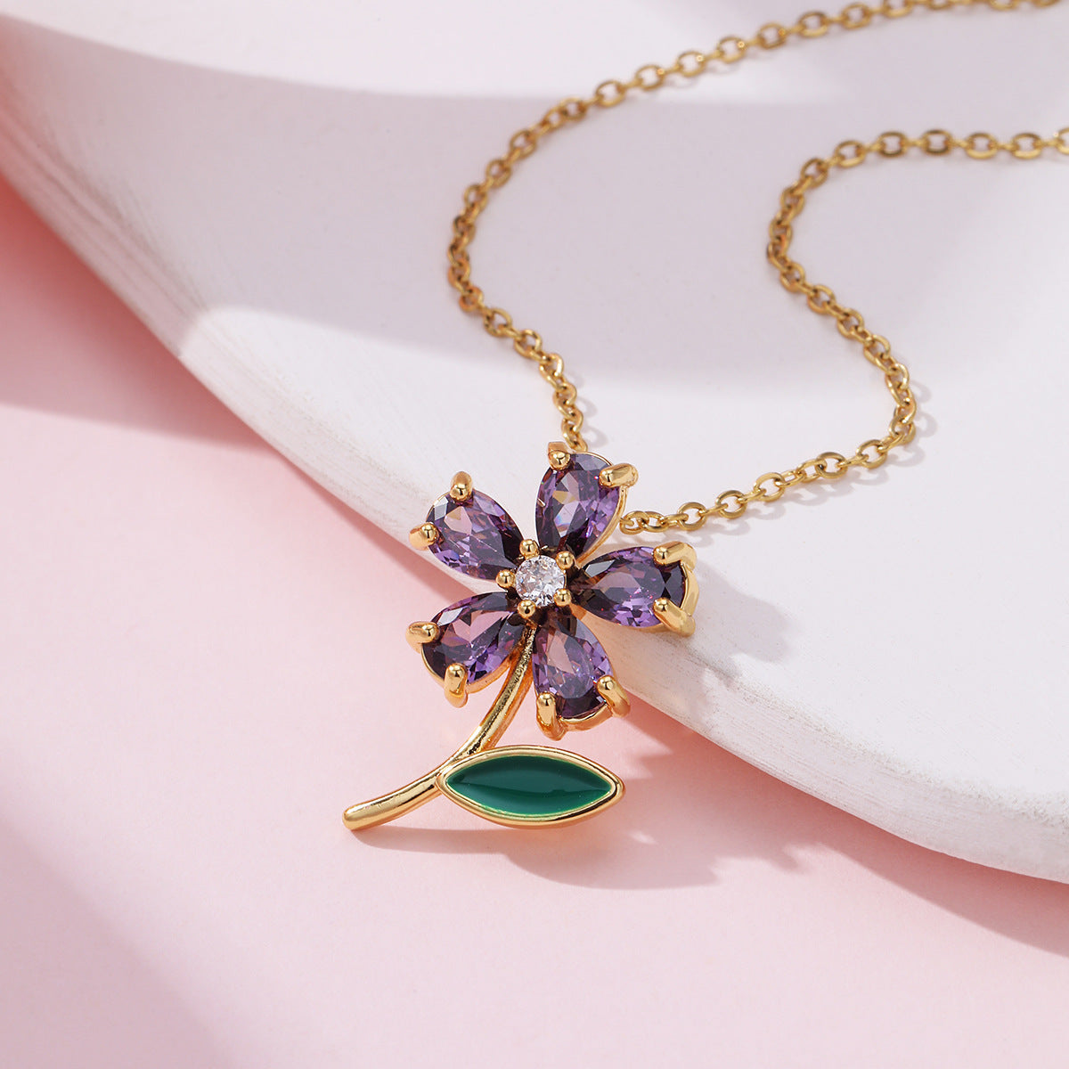 Female Refined Stylish Versatile Light Luxury Necklace